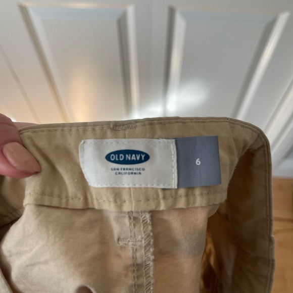 Preppy khaki shorts. Gently used. - Picture 3 of 3